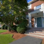 Hadley Park Landscaped Grounds | Apartments in Lowell